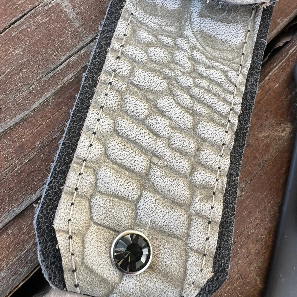 Ivory Beige alligator Croc on off black leather Apple Watch band similiar2 spark